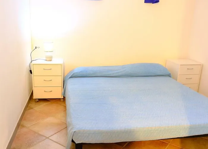 Dom wakacyjny La Baia Casa Vacanze-seminterrato